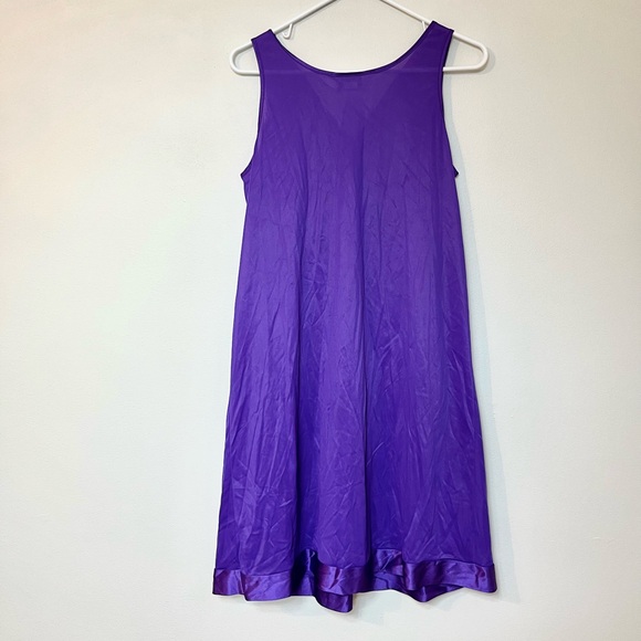 VANITY FAIR Medium Nightgown Purple Floral Silky Satiny Sleeveless Vintage - Picture 4 of 5